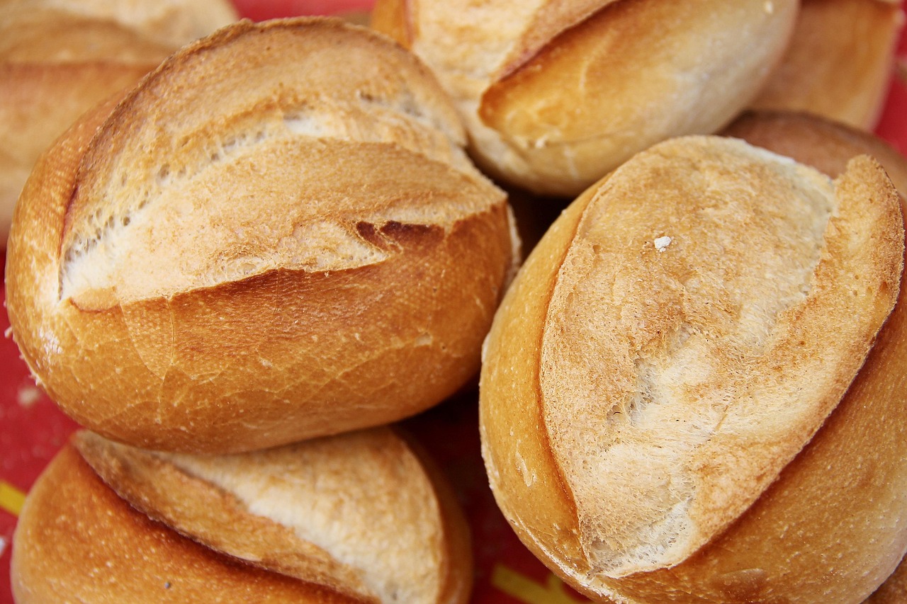 entdecken sie die kunst des brotbäckens! unsere seite bietet ihnen köstliche rezepte, tipps und techniken für das perfekte selbstgebackene brot. werden sie zum meisterbäcker in ihrer eigenen küche!