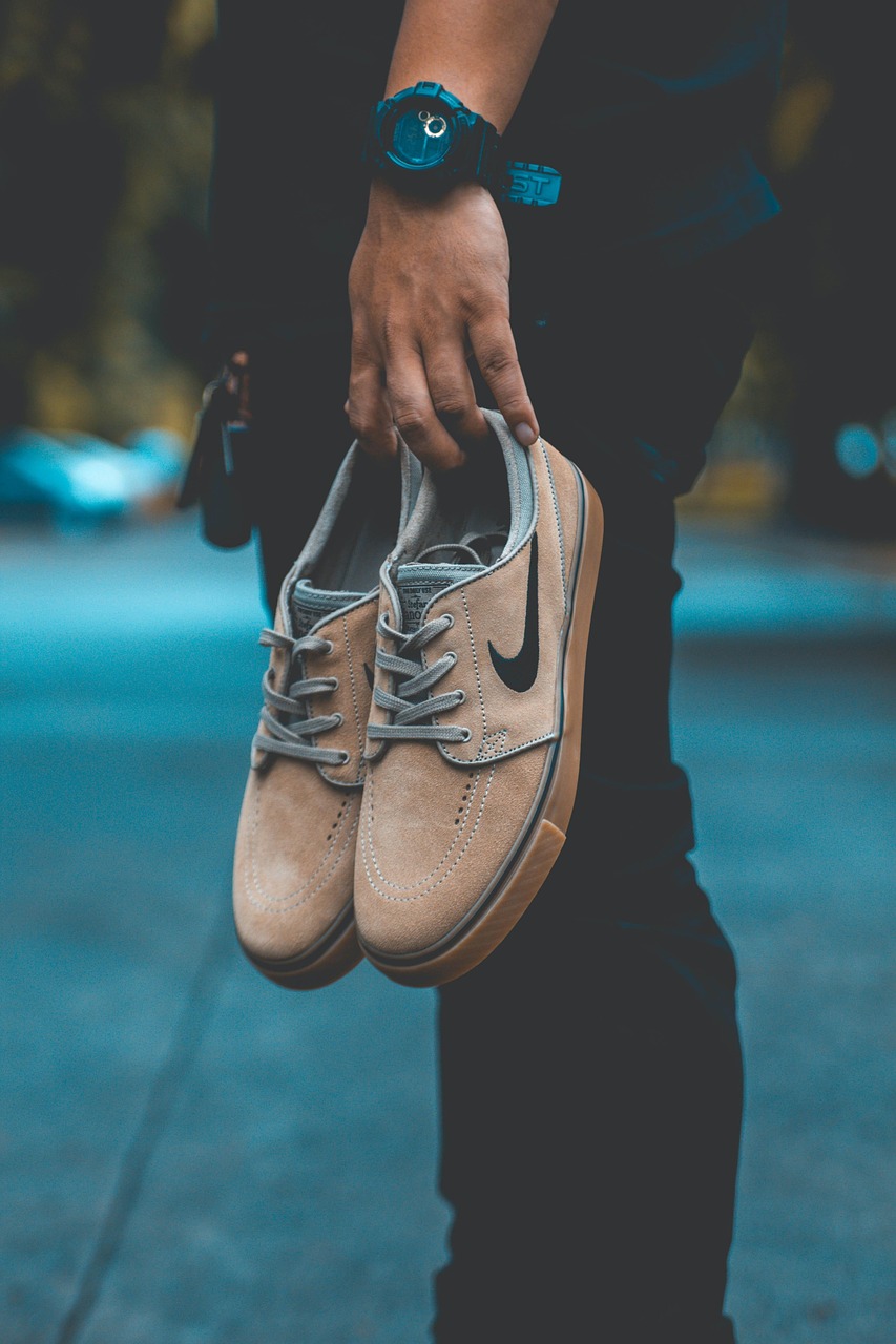 entdecken sie die neuesten fashion trends: stilvolle outfits, angesagte farben und must-haves der saison – bleiben sie immer topaktuell in sachen mode.