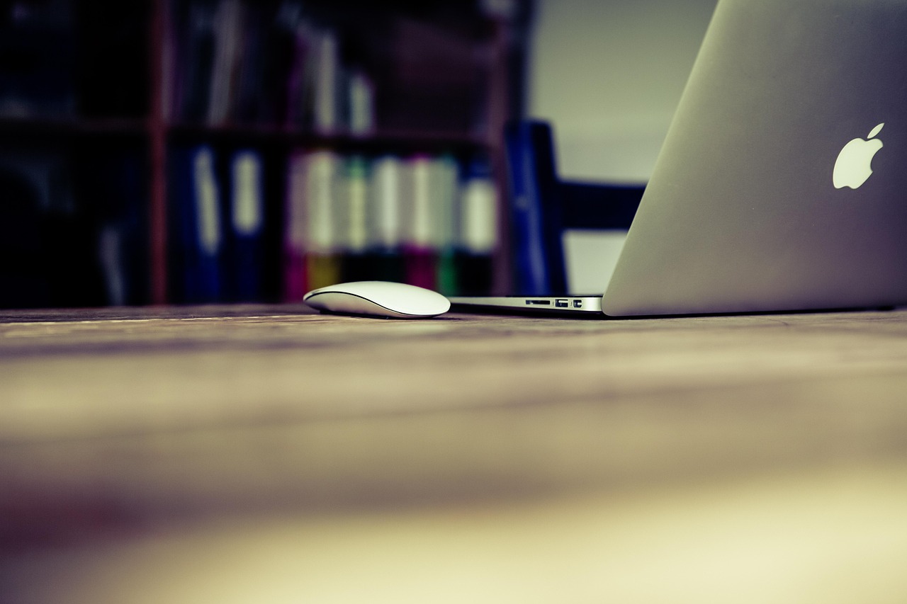 entdecken sie tipps und ideen für ein produktives home office. erfahren sie, wie sie ihren arbeitsplatz optimal einrichten, um effizient und komfortabel von zu hause aus zu arbeiten.