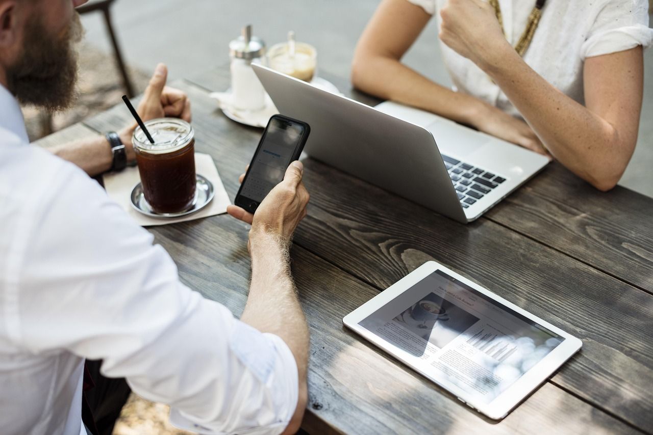 entdecken sie, wie sie ihr eigenes online-business erfolgreich starten und ausbauen können. tipps, strategien und tools für den digitalen unternehmenserfolg – alles, was sie für den einstieg wissen müssen.