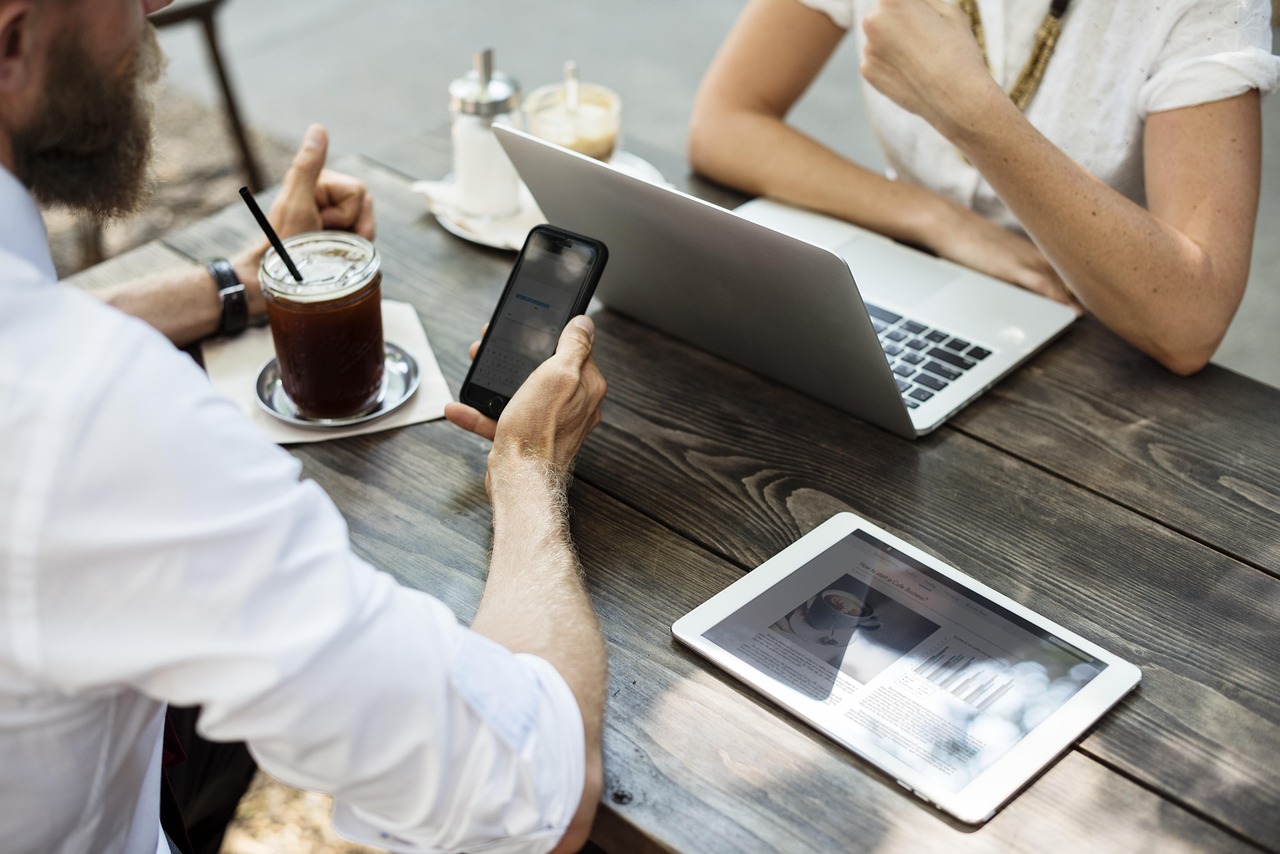 entdecken sie, wie sie ihr eigenes online-business erfolgreich starten und ausbauen können. tipps, strategien und tools für den digitalen unternehmenserfolg – alles, was sie für den einstieg wissen müssen.